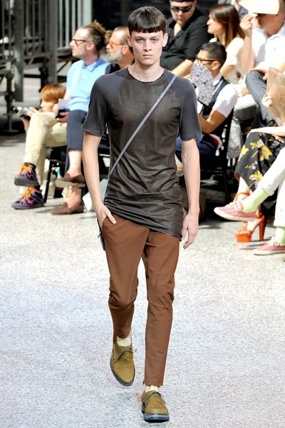 Look 12